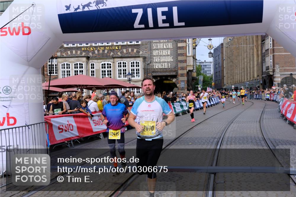 13.09.2026 - 21. swb-Marathon Bremen Tim E. http://msf.ph/oto/10306675 13.09.2026 10:50:18 Ziel 10452, 10508, 10593, 10876, 10966, 11005, 11035, 11183, 11415, 12240, 12380, 12510 meine-sportfotos.de