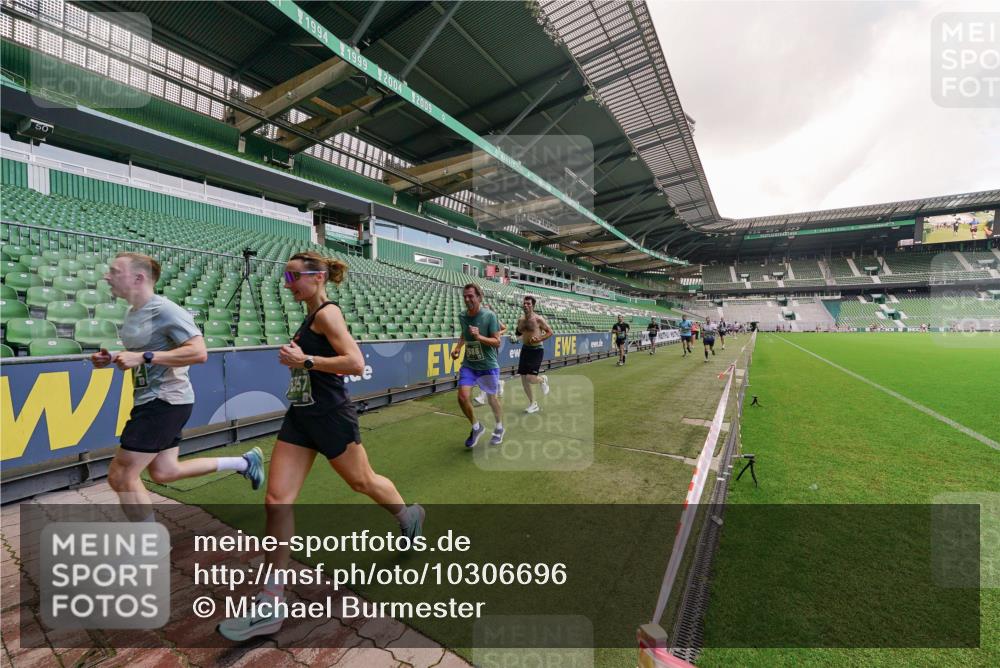 13.09.2026 - 21. swb-Marathon Bremen Michael Burmester http://msf.ph/oto/10306696 13.09.2026 12:59:39 Laufen im Stadion 135, 148, 191, 226, 232, 260, 342, 651, 745, 972, 1080, 1166, 1209, 1281, 1368, 1493, 1494, 1516, 1642, 1650, 1861, 1931, 1935, 1963, 2088, 2210, 2289, 2293, 2306, 2322, 2343, 2367, 2425, 2481, 2517, 2570, 2577, 2686, 2771, 2806, 2807, 2827, 2885, 2899, 2914, 2953, 2961, 2979, 3015, 3021, 3076, 3098, 3105, 3120, 3124, 3145, 3148, 3190, 3233, 3273, 3354, 3435, 3480, 3516, 3531, 3560, 3652, 3729, 3855, 3861, 3930, 3933, 3934, 205 meine-sportfotos.de