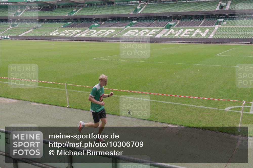 13.09.2026 - 21. swb-Marathon Bremen Michael Burmester http://msf.ph/oto/10306709 13.09.2026 12:28:04 Laufen im Stadion 103, 238, 358, 420, 553, 574, 649, 719, 959, 1161, 1253, 1256, 1352, 1391, 1428, 1525, 1724, 1783, 1917, 2032, 3662, 4264, 149, 289, 798, 814, 1313, 1483, 1490, 1544, 1567 meine-sportfotos.de