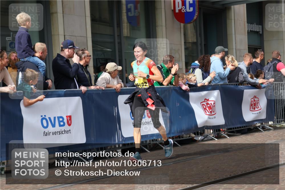 13.09.2026 - 21. swb-Marathon Bremen Strokosch-Dieckow http://msf.ph/oto/10306713 13.09.2026 10:53:41 Ziel 10255, 10579, 10684, 10685, 10708, 10822, 10947, 11010, 11206, 11290, 11329, 11489, 11596, 11765, 11998, 12075, 12244, 12356, 12405, 12435, 12492, 12515, 13531, 10141, 10174, 10222, 10227, 10478, 10479, 10626, 10757, 10780, 10821, 10838, 10845, 10886, 10905, 11168, 11242, 11379, 11446, 11502, 11590, 11800, 11950, 12056, 12119, 12308, 12331, 12341, 13597 meine-sportfotos.de