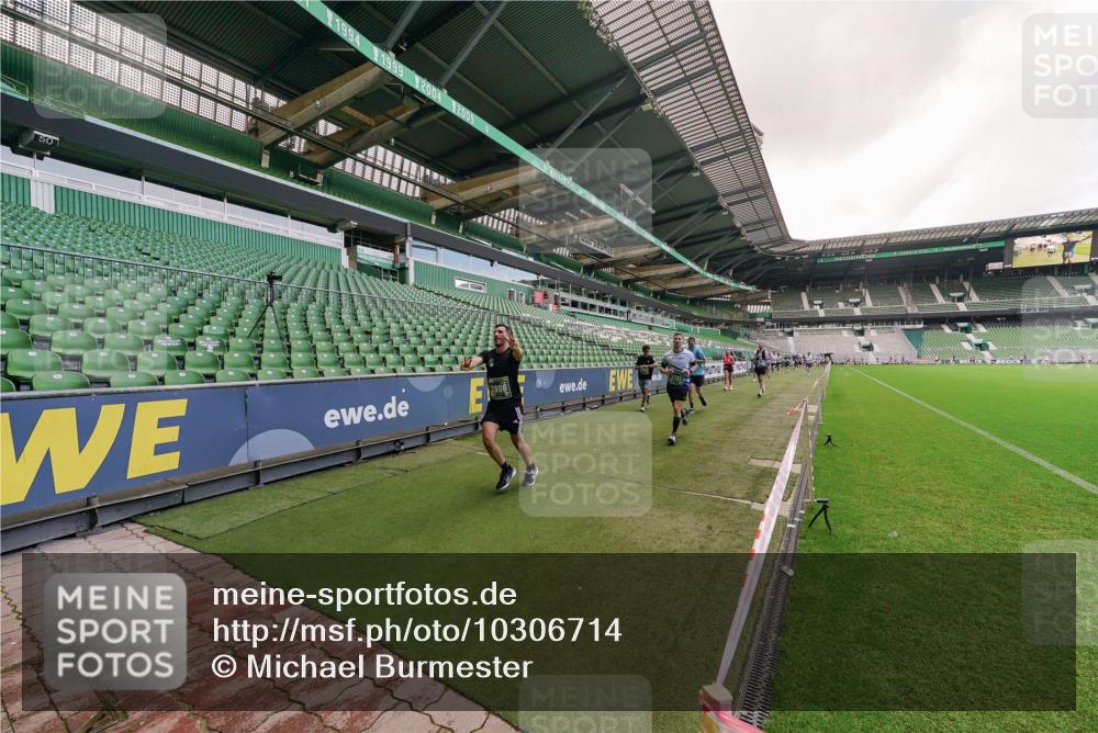 13.09.2026 - 21. swb-Marathon Bremen Michael Burmester http://msf.ph/oto/10306714 13.09.2026 12:59:42 Laufen im Stadion 135, 148, 191, 226, 232, 260, 342, 651, 745, 972, 1080, 1166, 1209, 1281, 1368, 1493, 1494, 1516, 1642, 1650, 1861, 1931, 1935, 1963, 2088, 2210, 2289, 2293, 2306, 2322, 2343, 2367, 2425, 2481, 2517, 2570, 2577, 2686, 2700, 2771, 2806, 2807, 2827, 2885, 2899, 2906, 2914, 2953, 2961, 2979, 3015, 3021, 3076, 3098, 3105, 3120, 3124, 3145, 3168, 3190, 3233, 3273, 3354, 3435, 3480, 3516, 3531, 3560, 3652, 3729, 3855, 3861, 3930, 3934, 205 meine-sportfotos.de