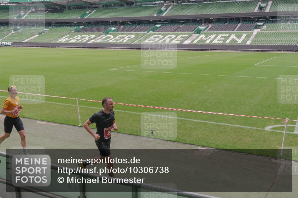 13.09.2026 - 21. swb-Marathon Bremen Michael Burmester http://msf.ph/oto/10306738 13.09.2026 12:28:12 Laufen im Stadion 103, 238, 358, 420, 553, 574, 649, 719, 959, 1161, 1253, 1256, 1352, 1391, 1428, 1525, 1724, 1783, 1917, 2032, 3662, 4264, 149, 289, 798, 814, 968, 1313, 1483, 1490, 1544 meine-sportfotos.de