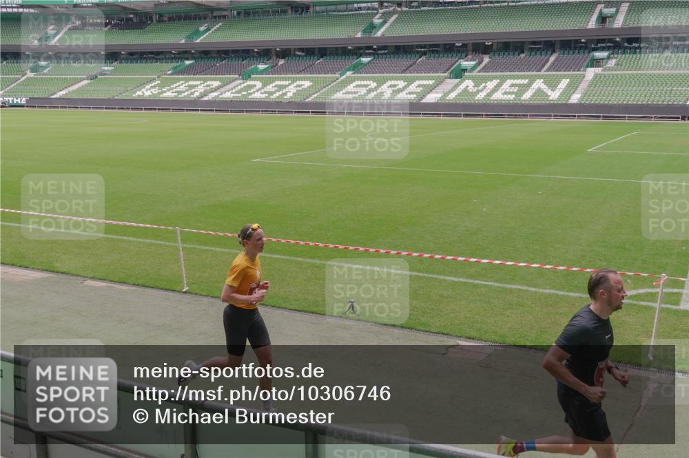 13.09.2026 - 21. swb-Marathon Bremen Michael Burmester http://msf.ph/oto/10306746 13.09.2026 12:28:13 Laufen im Stadion 103, 238, 358, 420, 553, 574, 649, 719, 959, 1161, 1253, 1256, 1352, 1391, 1428, 1525, 1724, 1783, 1917, 2032, 3662, 4264, 149, 289, 798, 814, 968, 1313, 1483, 1490, 1544 meine-sportfotos.de