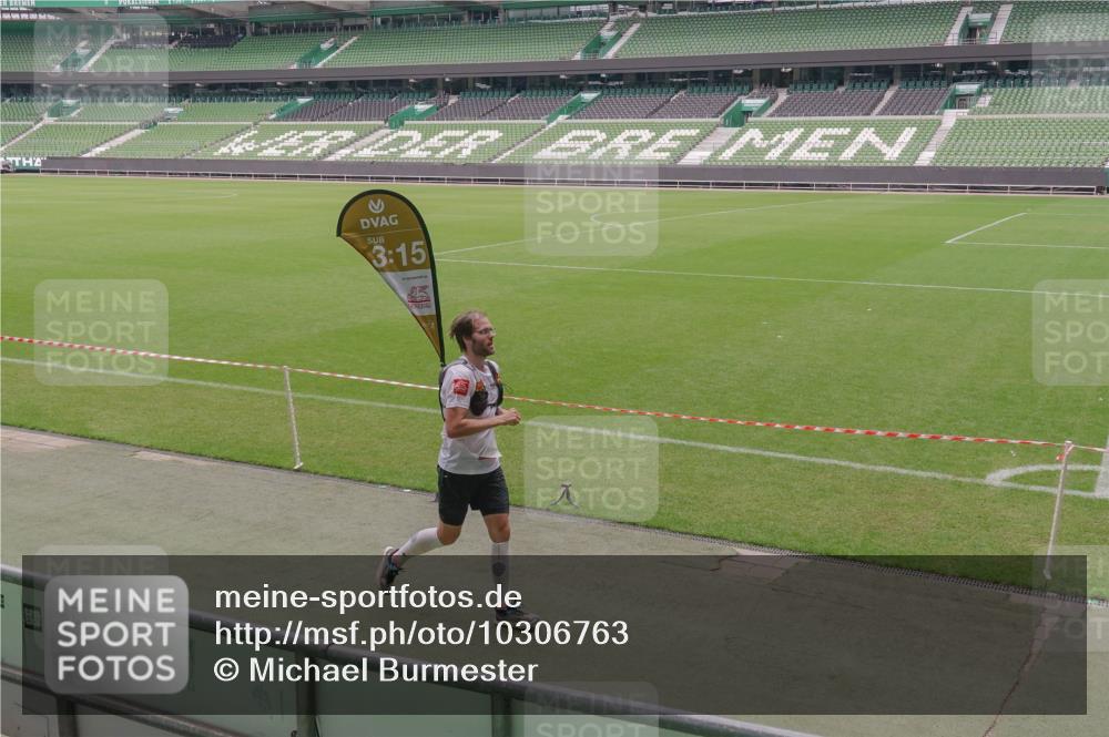 13.09.2026 - 21. swb-Marathon Bremen Michael Burmester http://msf.ph/oto/10306763 13.09.2026 12:28:28 Laufen im Stadion 103, 358, 420, 553, 574, 649, 719, 858, 934, 959, 1161, 1253, 1256, 1352, 1391, 1428, 1525, 1724, 1783, 1917, 2032, 3662, 4264, 149, 289, 447, 814, 968, 1187, 1313, 1483, 1544, 2044 meine-sportfotos.de