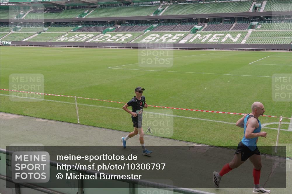 13.09.2026 - 21. swb-Marathon Bremen Michael Burmester http://msf.ph/oto/10306797 13.09.2026 12:28:38 Laufen im Stadion 103, 358, 420, 547, 553, 574, 649, 719, 858, 934, 959, 1161, 1253, 1256, 1352, 1391, 1428, 1525, 1724, 1783, 1917, 2032, 3662, 4264, 149, 447, 814, 968, 1187, 1313, 1544, 2044, 2143 meine-sportfotos.de