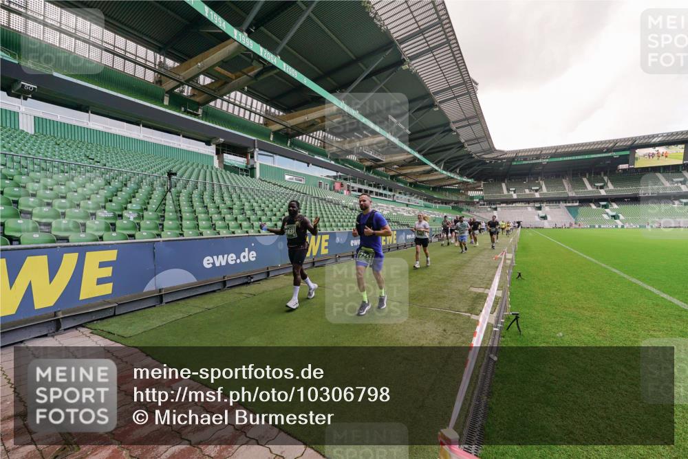 13.09.2026 - 21. swb-Marathon Bremen Michael Burmester http://msf.ph/oto/10306798 13.09.2026 12:59:58 Laufen im Stadion 135, 191, 226, 232, 260, 342, 651, 745, 972, 1080, 1166, 1209, 1368, 1493, 1494, 1516, 1650, 1861, 1935, 1963, 2088, 2210, 2289, 2293, 2306, 2322, 2367, 2427, 2481, 2517, 2570, 2577, 2686, 2700, 2708, 2806, 2807, 2827, 2885, 2899, 2906, 2914, 2953, 2961, 2967, 2979, 3015, 3021, 3076, 3098, 3105, 3120, 3124, 3145, 3168, 3173, 3190, 3233, 3273, 3354, 3385, 3435, 3480, 3516, 3531, 3642, 3652, 3729, 3774, 3855, 3856, 3861, 3930, 3934 meine-sportfotos.de