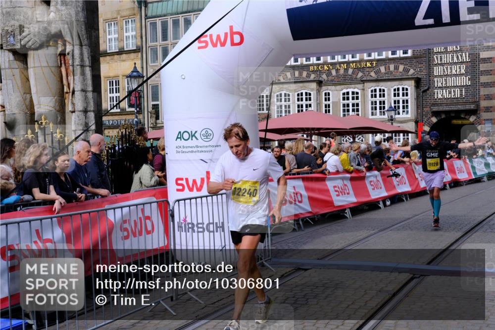 13.09.2026 - 21. swb-Marathon Bremen Tim E. http://msf.ph/oto/10306801 13.09.2026 10:50:25 Ziel 10452, 10876, 11111, 11128, 11178, 11415, 12240, 12269, 12510 meine-sportfotos.de