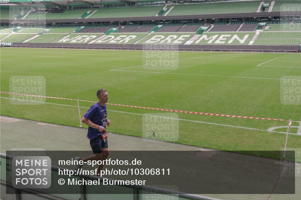13.09.2026 - 21. swb-Marathon Bremen Michael Burmester http://msf.ph/oto/10306811 13.09.2026 12:29:05 Laufen im Stadion 314, 358, 520, 547, 553, 574, 649, 719, 858, 934, 959, 1161, 1253, 1256, 1391, 1428, 1525, 1724, 1783, 1917, 3662, 4264, 206, 447, 814, 875, 968, 1187, 1313, 1544, 1840, 2044, 2143 meine-sportfotos.de