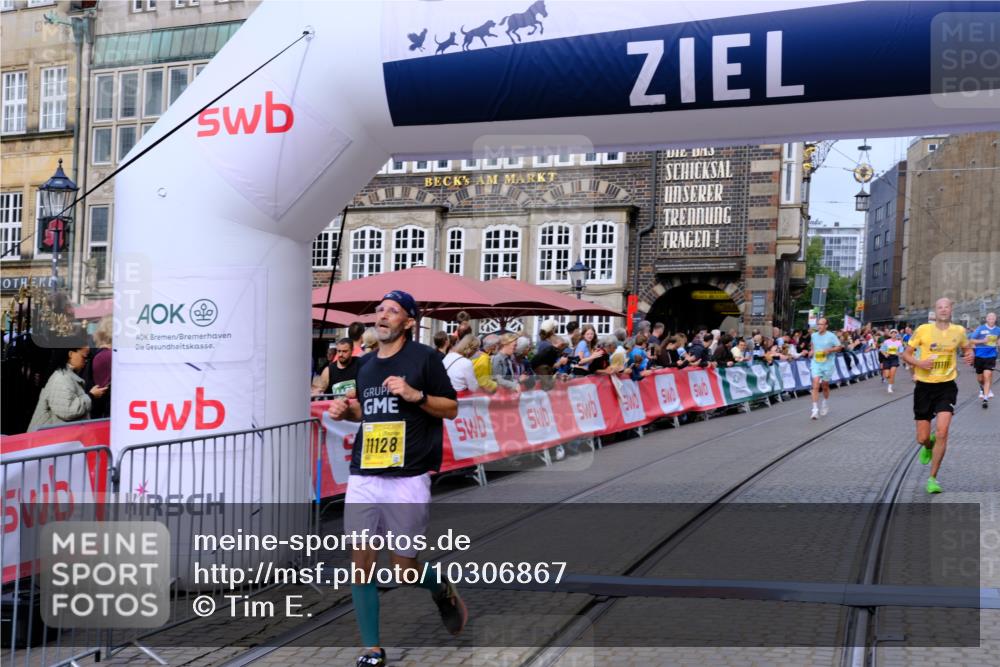 13.09.2026 - 21. swb-Marathon Bremen Tim E. http://msf.ph/oto/10306867 13.09.2026 10:50:28 Ziel 10170, 10452, 10876, 11111, 11128, 11178, 11415, 11497, 11499, 12240, 12269, 12510 meine-sportfotos.de