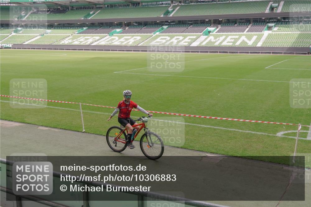 13.09.2026 - 21. swb-Marathon Bremen Michael Burmester http://msf.ph/oto/10306883 13.09.2026 12:29:40 Laufen im Stadion 314, 520, 547, 649, 719, 858, 934, 959, 1168, 1214, 1391, 1428, 1453, 206, 238, 322, 447, 814, 841, 875, 968, 1187, 1840, 2044, 2143 meine-sportfotos.de