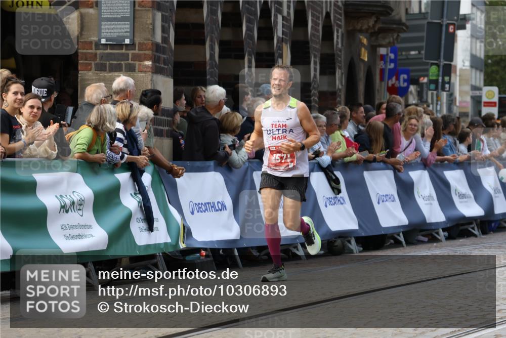 13.09.2026 - 21. swb-Marathon Bremen Strokosch-Dieckow http://msf.ph/oto/10306893 13.09.2026 13:00:32 Ziel 603, 671, 735, 912, 1571, 1758, 1911, 1930, 7015, 7170, 8689, 371, 453, 1136, 2141, 4904 meine-sportfotos.de