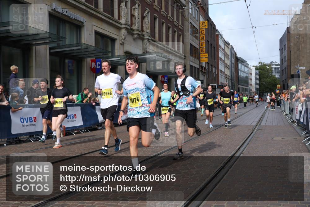 13.09.2026 - 21. swb-Marathon Bremen Strokosch-Dieckow http://msf.ph/oto/10306905 13.09.2026 10:53:45 Ziel 10255, 10579, 10708, 10822, 10947, 10996, 11010, 11206, 11290, 11329, 11361, 11489, 11765, 11989, 11998, 12075, 12244, 12356, 12405, 12435, 12515, 13531, 10141, 10174, 10222, 10227, 10478, 10479, 10626, 10684, 10685, 10821, 10838, 10845, 10886, 10905, 11242, 11446, 11489, 11502, 11590, 11596, 11800, 11950, 12056, 12119, 12308, 12331, 12341, 12405, 12492, 13597 meine-sportfotos.de