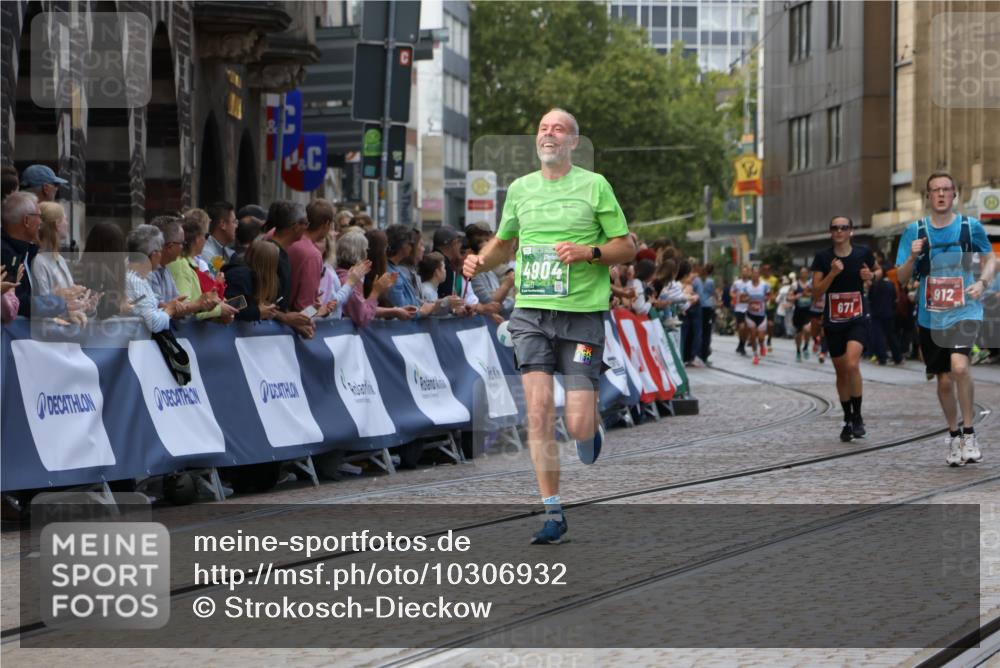 13.09.2026 - 21. swb-Marathon Bremen Strokosch-Dieckow http://msf.ph/oto/10306932 13.09.2026 13:00:33 Ziel 603, 671, 912, 1571, 1758, 1911, 1930, 2683, 5776, 7015, 7170, 8689, 371, 453, 2141, 4904 meine-sportfotos.de