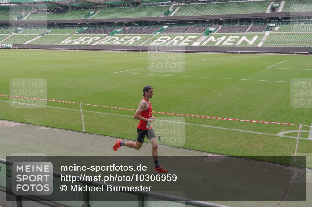 13.09.2026 - 21. swb-Marathon Bremen Michael Burmester http://msf.ph/oto/10306959 13.09.2026 12:30:27 Laufen im Stadion 314, 520, 547, 858, 934, 1168, 1214, 1357, 1453, 1639, 4474, 5212, 6485, 8285, 103, 206, 238, 322, 420, 841, 875, 1187, 1352, 1840, 1917, 2032, 2143, 4264 meine-sportfotos.de