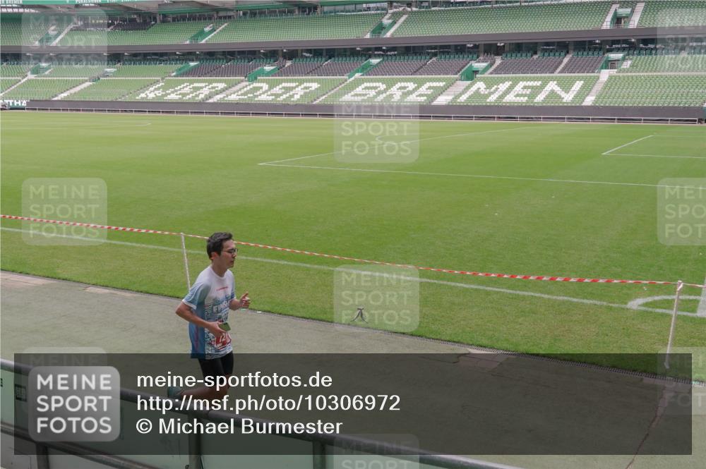 13.09.2026 - 21. swb-Marathon Bremen Michael Burmester http://msf.ph/oto/10306972 13.09.2026 12:30:33 Laufen im Stadion 314, 520, 547, 858, 934, 1168, 1214, 1357, 1453, 1639, 4474, 5212, 6485, 8285, 103, 206, 238, 322, 420, 841, 875, 1161, 1352, 1840, 1917, 2032, 3662, 4264 meine-sportfotos.de