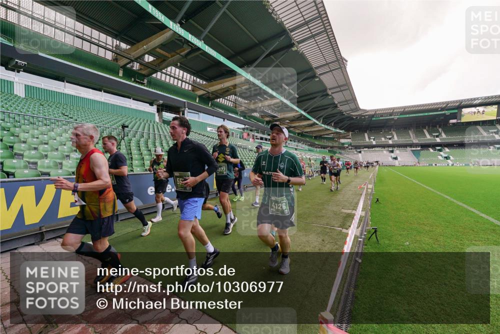 13.09.2026 - 21. swb-Marathon Bremen Michael Burmester http://msf.ph/oto/10306977 13.09.2026 13:00:24 Laufen im Stadion 135, 191, 226, 232, 242, 260, 318, 342, 440, 651, 687, 745, 972, 1080, 1166, 1209, 1368, 1493, 1494, 1516, 1650, 1861, 1935, 1963, 2088, 2210, 2289, 2293, 2306, 2322, 2370, 2409, 2427, 2481, 2485, 2490, 2517, 2560, 2561, 2570, 2627, 2658, 2686, 2700, 2708, 2781, 2806, 2827, 2885, 2899, 2906, 2914, 2953, 2961, 2967, 2979, 3015, 3076, 3098, 3105, 3124, 3145, 3168, 3173, 3190, 3233, 3273, 3354, 3385, 3480, 3516, 3524, 3531, 3642, 3652, 3729, 3774, 3855, 3856, 3861, 3930, 3934 meine-sportfotos.de