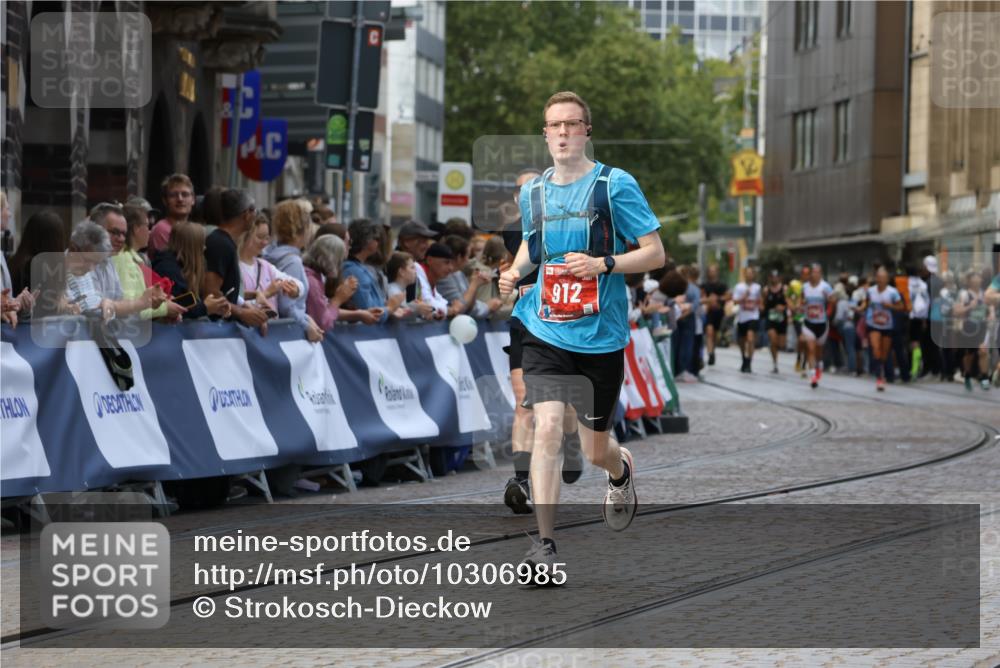 13.09.2026 - 21. swb-Marathon Bremen Strokosch-Dieckow http://msf.ph/oto/10306985 13.09.2026 13:00:37 Ziel 671, 912, 1571, 2683, 5776, 7015, 8689, 371, 453, 8749, 9849 meine-sportfotos.de