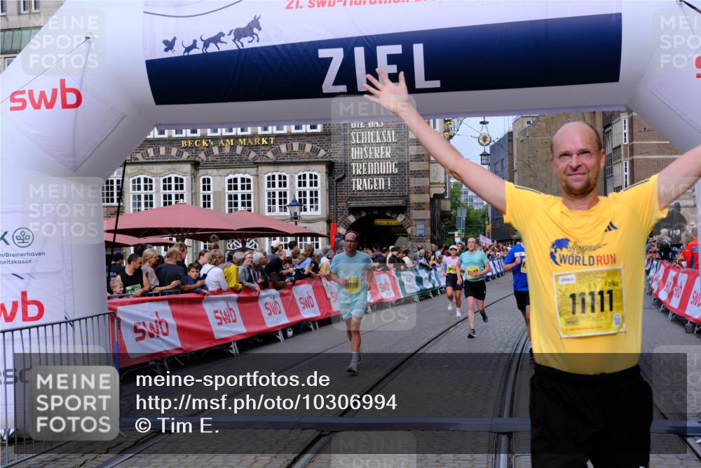 13.09.2026 - 21. swb-Marathon Bremen Tim E. http://msf.ph/oto/10306994 13.09.2026 10:50:32 Ziel 10170, 10876, 10923, 11111, 11128, 11178, 11497, 11499, 11680, 12045, 12240, 12269, 13562 meine-sportfotos.de