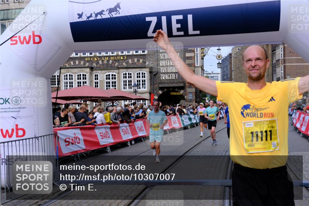 13.09.2026 - 21. swb-Marathon Bremen Tim E. http://msf.ph/oto/10307007 13.09.2026 10:50:32 Ziel 10170, 10876, 10923, 11111, 11128, 11178, 11497, 11499, 11680, 12045, 12240, 12269, 13562 meine-sportfotos.de