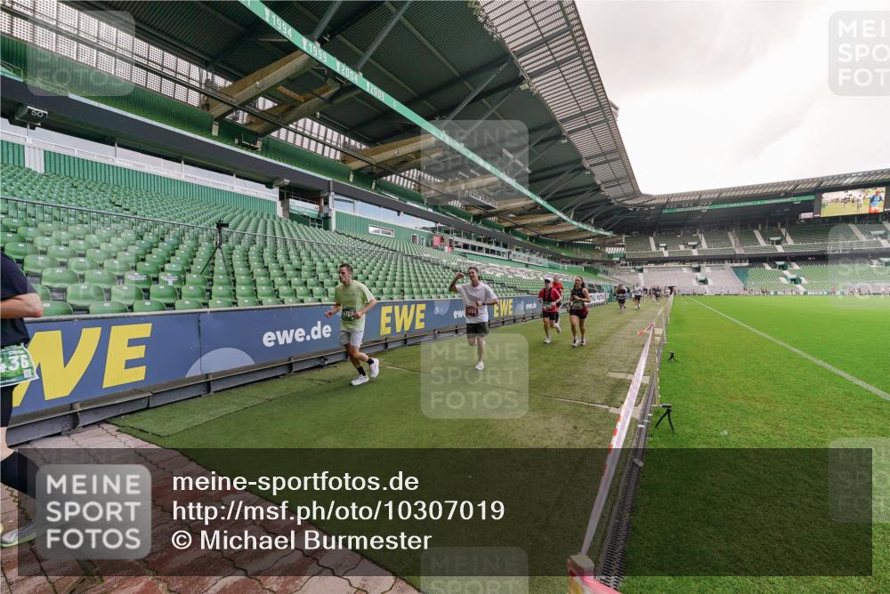 13.09.2026 - 21. swb-Marathon Bremen Michael Burmester http://msf.ph/oto/10307019 13.09.2026 13:00:29 Laufen im Stadion 135, 191, 232, 242, 260, 318, 342, 440, 651, 687, 745, 1080, 1166, 1209, 1368, 1493, 1494, 1516, 1650, 1861, 1935, 1963, 2088, 2210, 2289, 2293, 2306, 2322, 2370, 2409, 2427, 2481, 2485, 2490, 2491, 2517, 2560, 2561, 2570, 2627, 2658, 2686, 2700, 2708, 2781, 2806, 2827, 2899, 2906, 2914, 2953, 2961, 2967, 3015, 3076, 3105, 3124, 3145, 3168, 3173, 3190, 3273, 3354, 3375, 3385, 3480, 3516, 3524, 3531, 3642, 3652, 3729, 3774, 3855, 3856, 3861, 3930 meine-sportfotos.de