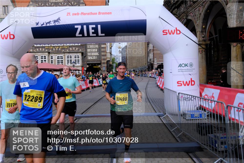 13.09.2026 - 21. swb-Marathon Bremen Tim E. http://msf.ph/oto/10307028 13.09.2026 10:50:36 Ziel 10170, 10233, 10525, 10840, 10923, 11111, 11128, 11178, 11497, 11499, 11622, 11680, 12045, 12078, 12240, 12269, 12447, 13562 meine-sportfotos.de