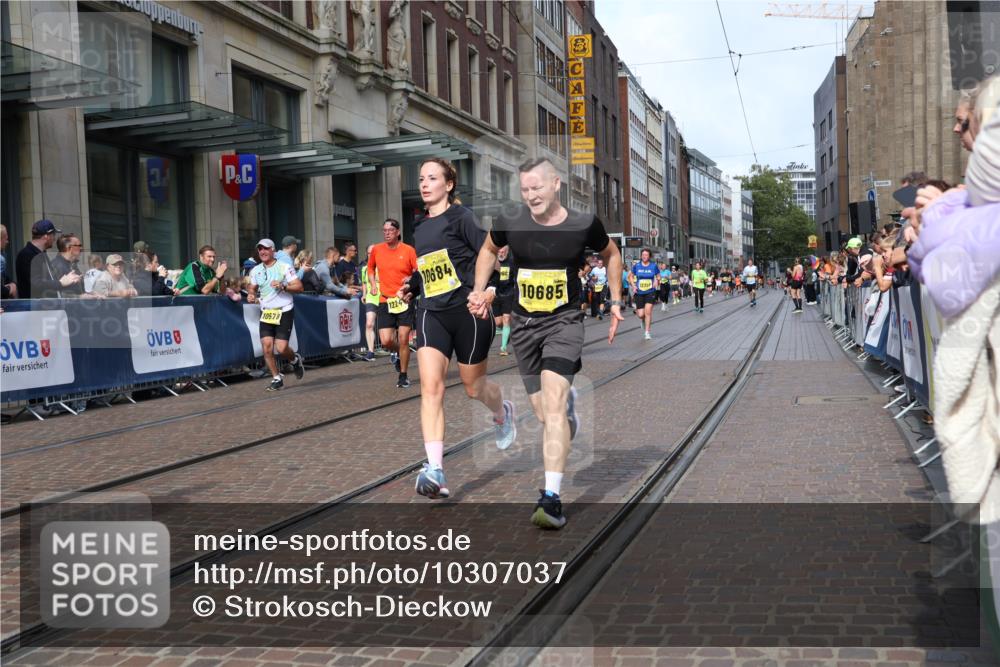 13.09.2026 - 21. swb-Marathon Bremen Strokosch-Dieckow http://msf.ph/oto/10307037 13.09.2026 10:53:47 Ziel 10255, 10579, 10708, 10822, 10947, 10996, 11010, 11206, 11290, 11329, 11361, 11476, 11765, 11843, 11989, 11998, 12075, 12244, 12356, 12435, 13531, 10141, 10174, 10222, 10227, 10255, 10478, 10479, 10626, 10684, 10685, 10838, 10845, 10886, 10905, 11242, 11446, 11489, 11502, 11590, 11596, 11800, 11950, 12056, 12119, 12308, 12331, 12341, 12405, 12492, 12515, 13597 meine-sportfotos.de