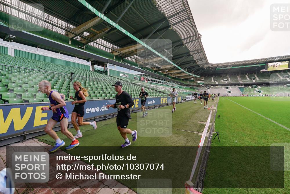 13.09.2026 - 21. swb-Marathon Bremen Michael Burmester http://msf.ph/oto/10307074 13.09.2026 13:00:38 Laufen im Stadion 135, 232, 242, 260, 282, 318, 342, 440, 651, 687, 745, 1080, 1166, 1209, 1368, 1448, 1493, 1494, 1516, 1582, 1650, 1861, 1935, 1963, 2088, 2289, 2293, 2306, 2322, 2370, 2409, 2427, 2481, 2485, 2490, 2491, 2517, 2560, 2561, 2570, 2627, 2658, 2686, 2700, 2708, 2781, 2806, 2899, 2906, 2914, 2953, 2961, 2967, 3015, 3076, 3105, 3124, 3145, 3168, 3173, 3190, 3273, 3354, 3372, 3374, 3375, 3385, 3480, 3524, 3526, 3531, 3642, 3652, 3729, 3774, 3855, 3856, 3861, 3930 meine-sportfotos.de