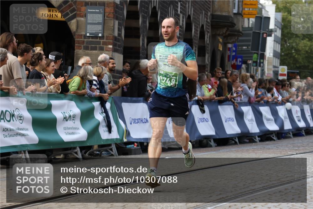 13.09.2026 - 21. swb-Marathon Bremen Strokosch-Dieckow http://msf.ph/oto/10307088 13.09.2026 13:00:48 Ziel 1136, 1550, 1754, 2141, 2683, 4904, 5776, 7015, 6359, 8749, 9849 meine-sportfotos.de