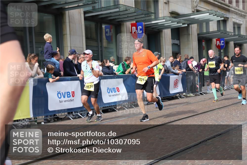 13.09.2026 - 21. swb-Marathon Bremen Strokosch-Dieckow http://msf.ph/oto/10307095 13.09.2026 10:53:48 Ziel 10579, 10708, 10822, 10947, 10996, 11010, 11206, 11290, 11329, 11361, 11476, 11765, 11843, 11989, 11998, 12075, 12244, 12356, 12435, 13531, 10141, 10174, 10222, 10227, 10255, 10478, 10479, 10626, 10684, 10685, 10838, 10845, 10886, 10905, 11242, 11446, 11489, 11502, 11590, 11596, 11800, 11950, 12056, 12119, 12308, 12331, 12341, 12405, 12492, 12515, 13597 meine-sportfotos.de