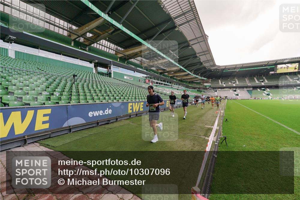 13.09.2026 - 21. swb-Marathon Bremen Michael Burmester http://msf.ph/oto/10307096 13.09.2026 13:00:42 Laufen im Stadion 135, 232, 242, 260, 282, 318, 342, 440, 651, 687, 745, 1080, 1166, 1209, 1368, 1448, 1493, 1494, 1516, 1582, 1650, 1861, 1896, 1935, 1963, 2088, 2289, 2293, 2306, 2322, 2370, 2409, 2427, 2481, 2485, 2490, 2491, 2517, 2560, 2561, 2570, 2627, 2658, 2686, 2700, 2708, 2781, 2806, 2899, 2906, 2914, 2953, 2961, 2967, 3015, 3076, 3105, 3124, 3145, 3168, 3173, 3190, 3273, 3354, 3372, 3374, 3375, 3385, 3480, 3524, 3526, 3531, 3642, 3652, 3729, 3774, 3855, 3856, 3861, 3930 meine-sportfotos.de