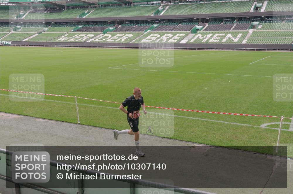 13.09.2026 - 21. swb-Marathon Bremen Michael Burmester http://msf.ph/oto/10307140 13.09.2026 12:32:31 Laufen im Stadion 417, 482, 573, 668, 943, 1020, 1126, 1507, 1606, 1629, 2100, 4474, 6507, 7741, 8044, 8285, 314, 358, 520, 547, 553, 574, 649, 719, 858, 934, 959, 1253, 1256, 1391, 1428, 1525, 1724, 1783, 3662 meine-sportfotos.de