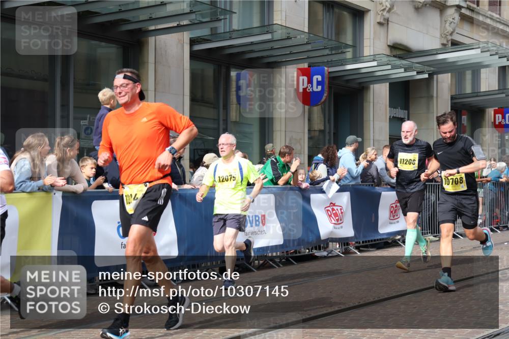 13.09.2026 - 21. swb-Marathon Bremen Strokosch-Dieckow http://msf.ph/oto/10307145 13.09.2026 10:53:49 Ziel 10359, 10579, 10708, 10822, 10947, 10996, 11010, 11118, 11206, 11290, 11329, 11361, 11476, 11765, 11843, 11989, 11998, 12075, 12244, 12356, 12435, 13531, 10141, 10174, 10222, 10227, 10255, 10478, 10479, 10626, 10684, 10685, 10708, 10838, 10845, 10905, 11242, 11446, 11489, 11502, 11596, 11800, 11950, 12119, 12331, 12341, 12405, 12492, 12515, 13597 meine-sportfotos.de