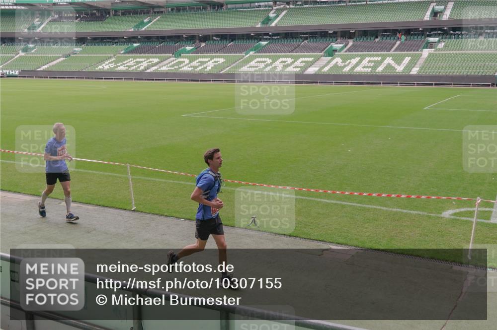 13.09.2026 - 21. swb-Marathon Bremen Michael Burmester http://msf.ph/oto/10307155 13.09.2026 12:32:38 Laufen im Stadion 417, 482, 573, 668, 943, 1020, 1126, 1507, 1606, 1629, 2100, 4474, 6507, 7741, 8044, 314, 358, 520, 547, 553, 574, 649, 719, 858, 934, 959, 1253, 1256, 1391, 1428, 1525, 1783 meine-sportfotos.de