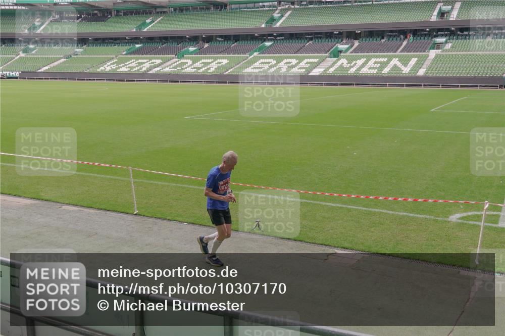 13.09.2026 - 21. swb-Marathon Bremen Michael Burmester http://msf.ph/oto/10307170 13.09.2026 12:32:40 Laufen im Stadion 417, 482, 573, 668, 943, 1020, 1126, 1507, 1606, 1629, 2100, 6507, 7741, 8044, 314, 358, 520, 547, 574, 649, 719, 858, 934, 959, 1253, 1256, 1391, 1428, 1525, 1783 meine-sportfotos.de