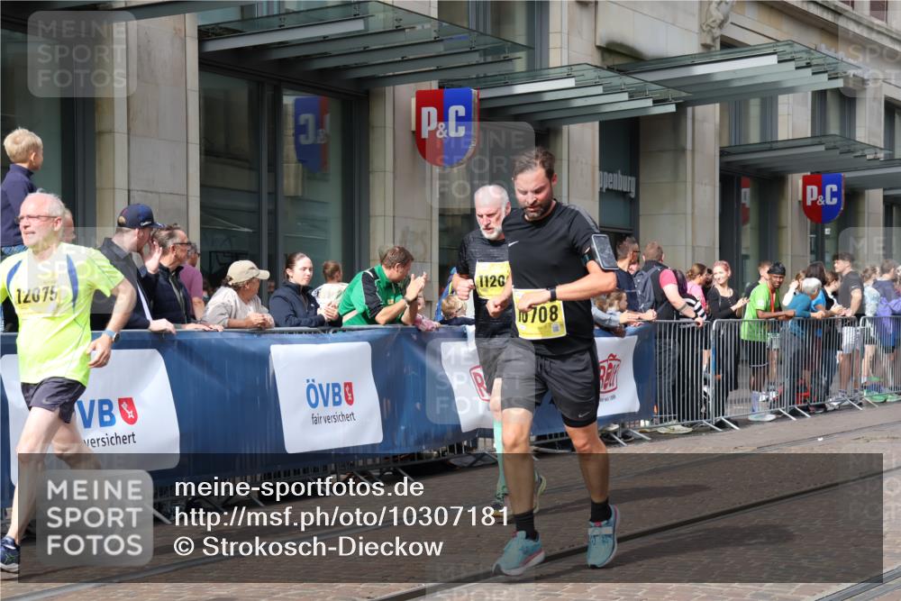13.09.2026 - 21. swb-Marathon Bremen Strokosch-Dieckow http://msf.ph/oto/10307181 13.09.2026 10:53:49 Ziel 10359, 10579, 10708, 10822, 10947, 10996, 11010, 11118, 11206, 11290, 11329, 11361, 11476, 11765, 11843, 11989, 11998, 12075, 12244, 12356, 12435, 13531, 10141, 10174, 10222, 10227, 10255, 10478, 10479, 10626, 10684, 10685, 10708, 10838, 10845, 10905, 11242, 11446, 11489, 11502, 11596, 11800, 11950, 12119, 12331, 12341, 12405, 12492, 12515, 13597 meine-sportfotos.de