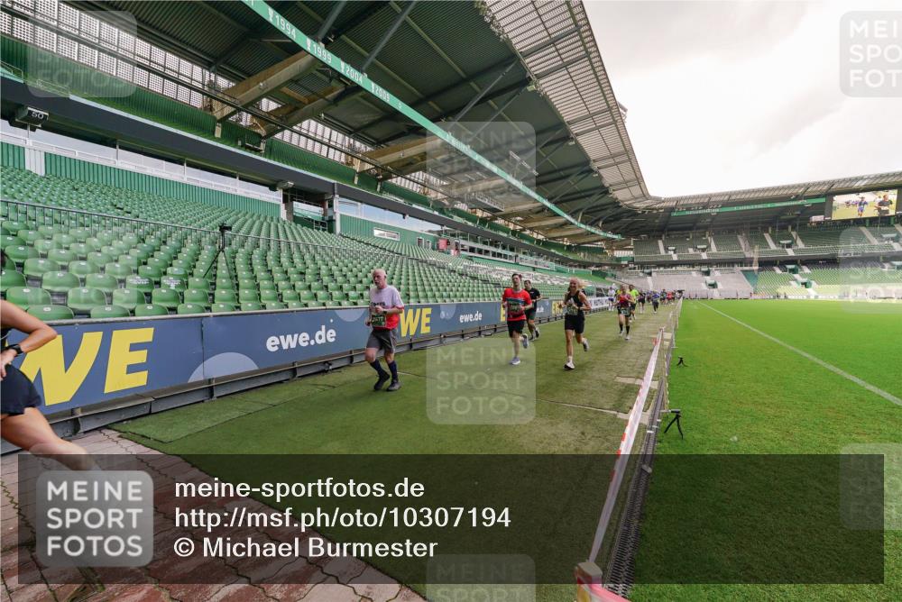 13.09.2026 - 21. swb-Marathon Bremen Michael Burmester http://msf.ph/oto/10307194 13.09.2026 13:00:59 Laufen im Stadion 135, 242, 260, 282, 318, 342, 440, 531, 651, 687, 930, 1006, 1067, 1209, 1368, 1436, 1448, 1493, 1494, 1582, 1650, 1861, 1896, 1935, 1963, 2033, 2062, 2088, 2293, 2306, 2322, 2370, 2409, 2427, 2481, 2485, 2490, 2491, 2517, 2560, 2561, 2570, 2627, 2658, 2686, 2700, 2708, 2781, 2906, 2914, 2967, 3076, 3105, 3145, 3168, 3173, 3273, 3354, 3372, 3374, 3375, 3385, 3480, 3524, 3526, 3642, 3667, 3729, 3774, 3806, 3855, 3856, 3861, 3930 meine-sportfotos.de