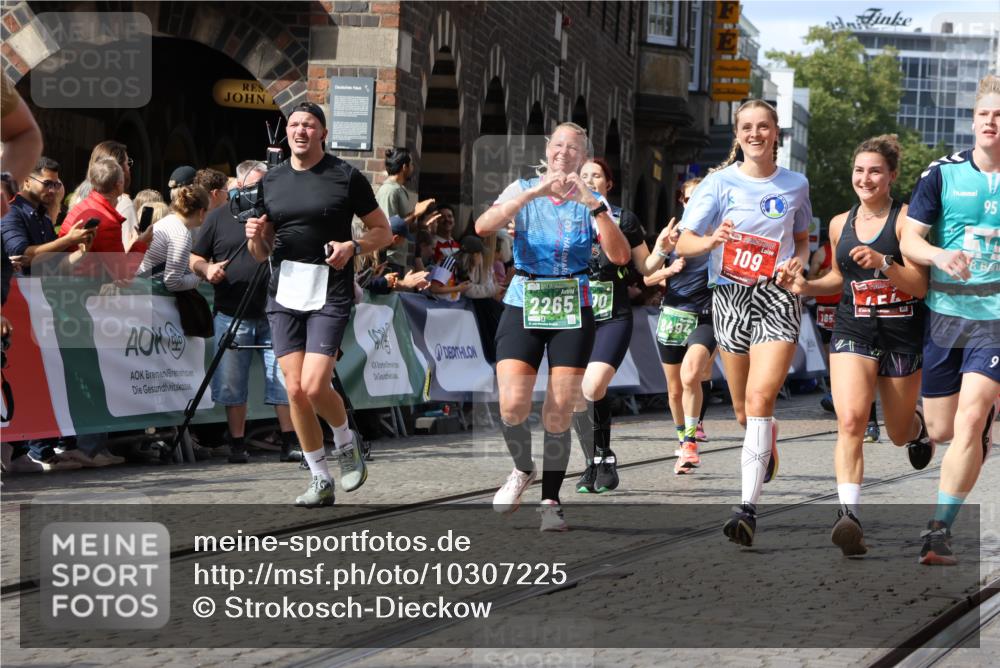 13.09.2026 - 21. swb-Marathon Bremen Strokosch-Dieckow http://msf.ph/oto/10307225 13.09.2026 13:30:19 Ziel 109, 454, 1173, 1205, 1308, 1611, 1653, 1759, 1780, 1848, 1861, 2126, 3190, 3320, 3667, 3908, 4524, 4575, 5039, 5198, 5348, 5631, 6225, 6720, 6942, 6992, 6994, 7093, 7609, 7932, 8110, 8115, 8267, 8470, 8899, 9049, 9104, 9125, 625, 1067, 2265, 2900, 3163, 3164, 3425, 4058, 4332, 4415, 4425, 4748, 5506, 5551, 6347, 6988, 7253, 7567, 7821, 8090, 8105, 8116, 8117, 8169, 8314, 8494, 8762, 8878, 8966, 9011, 9108, 9412, 9695 meine-sportfotos.de
