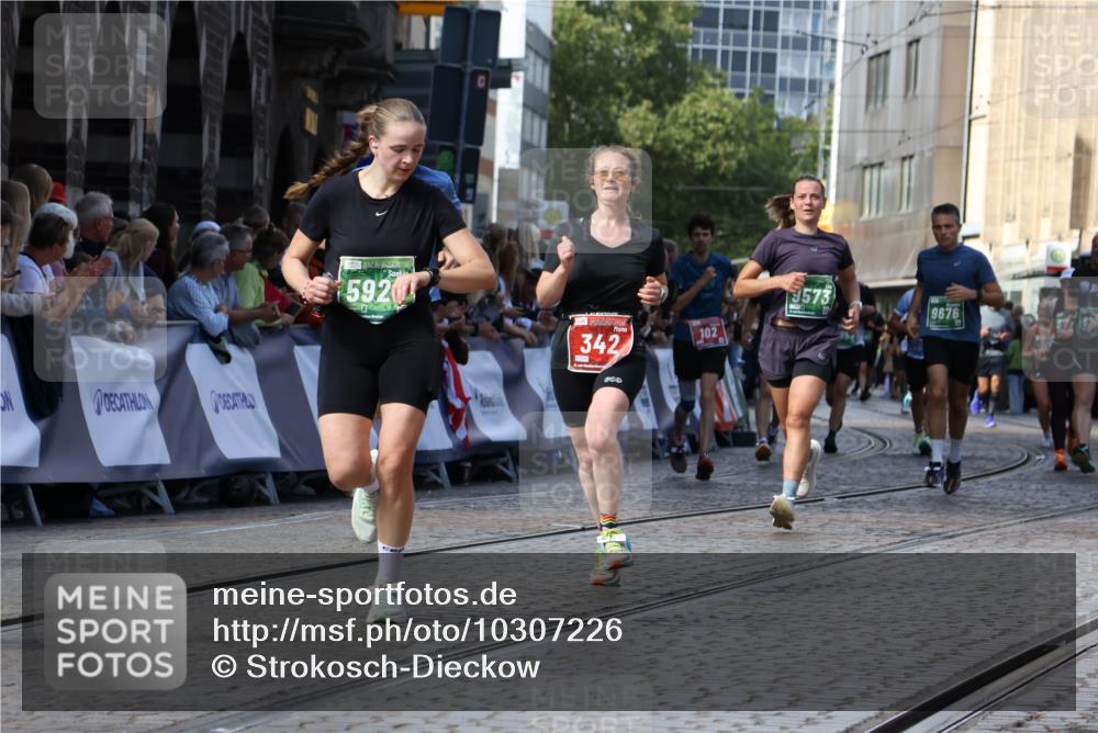 13.09.2026 - 21. swb-Marathon Bremen Strokosch-Dieckow http://msf.ph/oto/10307226 13.09.2026 13:24:19 Ziel 102, 342, 1199, 2210, 2288, 2370, 2517, 2967, 3044, 3372, 4671, 5104, 5146, 5257, 5397, 5623, 6332, 6772, 7094, 7105, 7357, 7475, 7761, 8051, 8052, 8179, 10059, 10115, 13007, 13197, 13219, 789, 790, 1582, 3375, 3524, 3994, 4000, 5572, 5668, 5669, 5929, 5953, 6080, 7156, 7568, 8310, 8784, 8881, 9264, 9573, 9676, 10069, 10071 meine-sportfotos.de