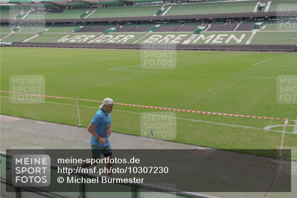 13.09.2026 - 21. swb-Marathon Bremen Michael Burmester http://msf.ph/oto/10307230 13.09.2026 12:33:54 Laufen im Stadion 250, 272, 299, 525, 919, 1089, 1212, 1606, 1629, 2072, 5428, 7741, 314, 520, 547, 1168, 1214, 1357, 1453, 1639, 4474, 5212, 6485, 8285 meine-sportfotos.de
