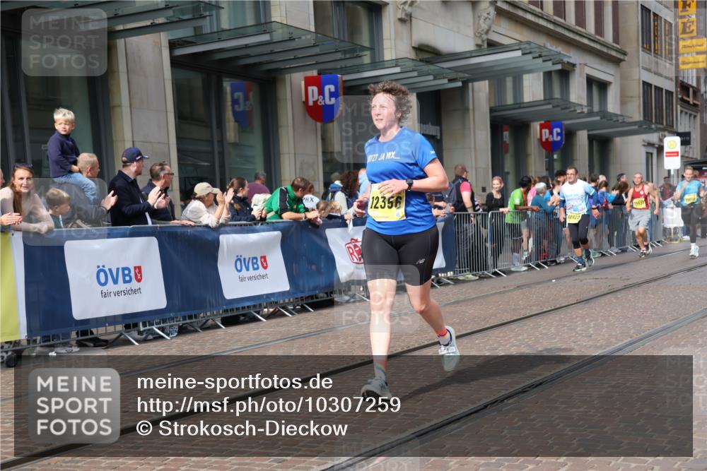 13.09.2026 - 21. swb-Marathon Bremen Strokosch-Dieckow http://msf.ph/oto/10307259 13.09.2026 10:53:52 Ziel 10359, 10503, 10577, 10749, 10822, 10837, 10947, 10996, 11010, 11099, 11118, 11290, 11329, 11361, 11476, 11765, 11843, 11989, 11998, 12075, 12356, 12435, 13531, 10141, 10174, 10222, 10227, 10255, 10478, 10479, 10579, 10626, 10684, 10685, 10708, 10838, 10845, 10905, 11206, 11242, 11446, 11489, 11502, 11596, 11800, 11950, 12075, 12119, 12244, 12331, 12341, 12405, 12492, 12515, 13597 meine-sportfotos.de