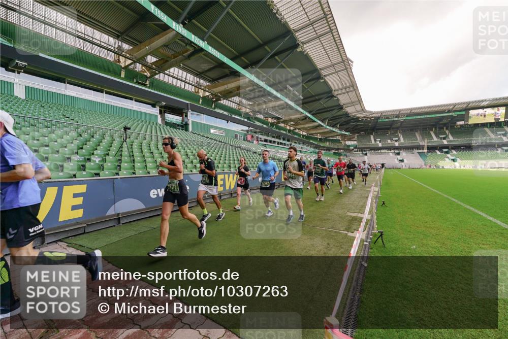 13.09.2026 - 21. swb-Marathon Bremen Michael Burmester http://msf.ph/oto/10307263 13.09.2026 13:01:13 Laufen im Stadion 135, 150, 242, 260, 282, 318, 342, 440, 531, 651, 687, 930, 946, 1006, 1067, 1209, 1368, 1436, 1448, 1493, 1494, 1582, 1650, 1861, 1896, 1935, 1963, 2033, 2047, 2062, 2088, 2293, 2306, 2322, 2370, 2409, 2427, 2485, 2490, 2491, 2517, 2560, 2561, 2627, 2638, 2658, 2686, 2700, 2708, 2781, 2906, 2914, 2967, 2987, 3076, 3105, 3145, 3168, 3173, 3273, 3354, 3372, 3374, 3375, 3385, 3392, 3480, 3524, 3526, 3527, 3642, 3667, 3729, 3774, 3806, 3855, 3856, 3861, 3930 meine-sportfotos.de