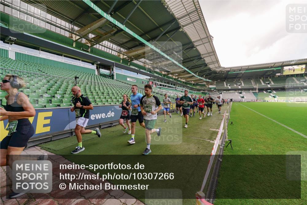 13.09.2026 - 21. swb-Marathon Bremen Michael Burmester http://msf.ph/oto/10307266 13.09.2026 13:01:13 Laufen im Stadion 135, 150, 242, 260, 282, 318, 342, 440, 531, 651, 687, 930, 946, 1006, 1067, 1209, 1368, 1436, 1448, 1493, 1494, 1582, 1650, 1861, 1896, 1935, 1963, 2033, 2047, 2062, 2088, 2293, 2306, 2322, 2370, 2409, 2427, 2485, 2490, 2491, 2517, 2560, 2561, 2627, 2638, 2658, 2686, 2700, 2708, 2781, 2906, 2914, 2967, 2987, 3076, 3105, 3145, 3168, 3173, 3273, 3354, 3372, 3374, 3375, 3385, 3392, 3480, 3524, 3526, 3527, 3642, 3667, 3729, 3774, 3806, 3855, 3856, 3861, 3930 meine-sportfotos.de