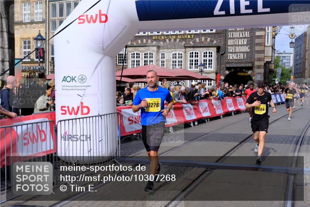 13.09.2026 - 21. swb-Marathon Bremen Tim E. http://msf.ph/oto/10307268 13.09.2026 10:50:49 Ziel 10233, 10525, 10840, 10923, 11220, 11276, 11622, 11664, 11680, 11742, 11774, 12045, 12052, 12078, 12309, 12447, 13544, 13562 meine-sportfotos.de