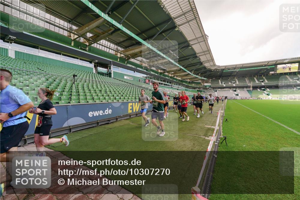13.09.2026 - 21. swb-Marathon Bremen Michael Burmester http://msf.ph/oto/10307270 13.09.2026 13:01:14 Laufen im Stadion 135, 150, 242, 260, 282, 318, 342, 440, 531, 651, 687, 930, 946, 1006, 1067, 1209, 1368, 1436, 1448, 1493, 1494, 1582, 1650, 1861, 1896, 1935, 1963, 2033, 2047, 2062, 2088, 2293, 2306, 2322, 2370, 2409, 2427, 2485, 2490, 2491, 2517, 2560, 2561, 2627, 2638, 2658, 2686, 2700, 2708, 2781, 2906, 2914, 2967, 2987, 3076, 3105, 3145, 3168, 3173, 3273, 3334, 3354, 3372, 3374, 3375, 3385, 3392, 3480, 3524, 3526, 3527, 3642, 3667, 3729, 3774, 3806, 3855, 3856, 3861, 3930 meine-sportfotos.de