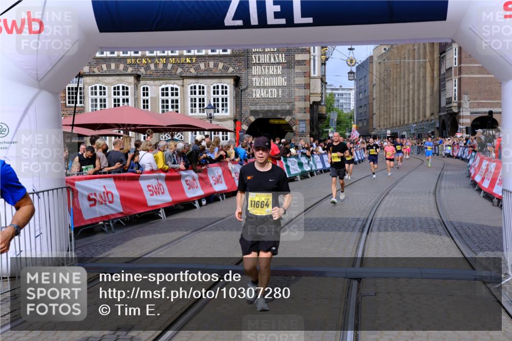 13.09.2026 - 21. swb-Marathon Bremen Tim E. http://msf.ph/oto/10307280 13.09.2026 10:50:50 Ziel 10233, 10525, 10840, 10923, 11220, 11276, 11622, 11664, 11680, 11742, 11774, 12045, 12052, 12078, 12309, 12447, 12488, 13544, 13562 meine-sportfotos.de