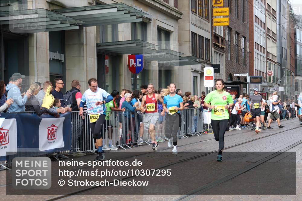 13.09.2026 - 21. swb-Marathon Bremen Strokosch-Dieckow http://msf.ph/oto/10307295 13.09.2026 10:53:54 Ziel 10359, 10503, 10577, 10749, 10822, 10837, 10884, 10947, 10996, 11010, 11099, 11118, 11290, 11329, 11361, 11476, 11765, 11843, 11989, 11998, 12356, 12435, 13531, 10141, 10174, 10222, 10227, 10255, 10478, 10579, 10684, 10685, 10708, 10838, 10845, 10905, 11206, 11242, 11446, 11489, 11502, 11596, 11800, 11950, 12075, 12119, 12244, 12331, 12341, 12356, 12405, 12435, 12492, 12515, 13597 meine-sportfotos.de