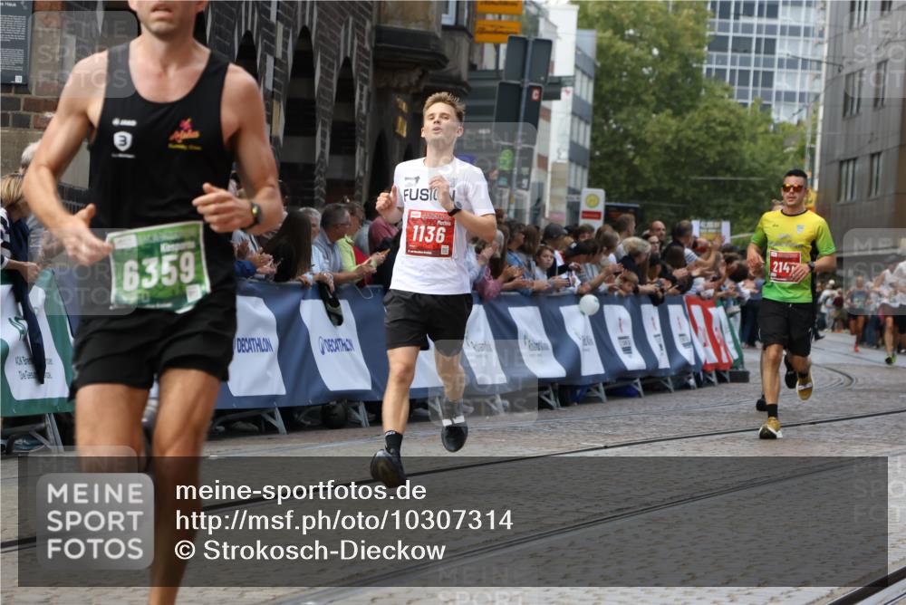 13.09.2026 - 21. swb-Marathon Bremen Strokosch-Dieckow http://msf.ph/oto/10307314 13.09.2026 13:00:57 Ziel 371, 453, 1136, 1550, 1754, 2141, 4904, 1619, 3019, 5663 meine-sportfotos.de