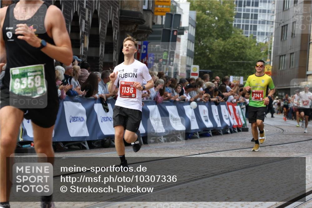 13.09.2026 - 21. swb-Marathon Bremen Strokosch-Dieckow http://msf.ph/oto/10307336 13.09.2026 13:00:57 Ziel 371, 453, 1136, 1550, 1754, 2141, 4904, 1619, 3019, 5663 meine-sportfotos.de