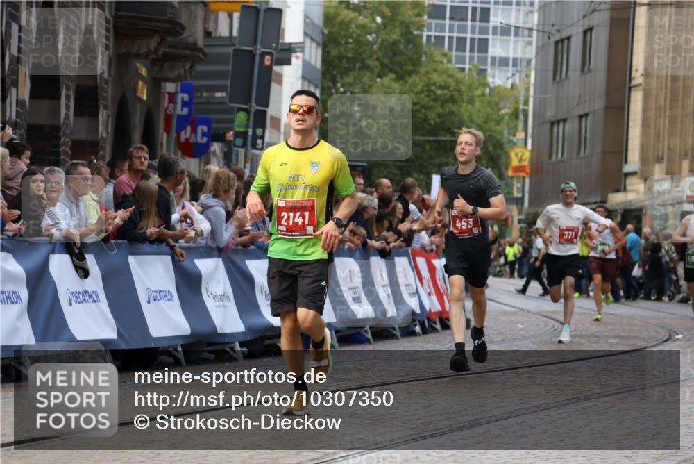 13.09.2026 - 21. swb-Marathon Bremen Strokosch-Dieckow http://msf.ph/oto/10307350 13.09.2026 13:00:59 Ziel 371, 453, 1136, 1550, 1754, 2141, 4904, 1619, 3019, 5663 meine-sportfotos.de