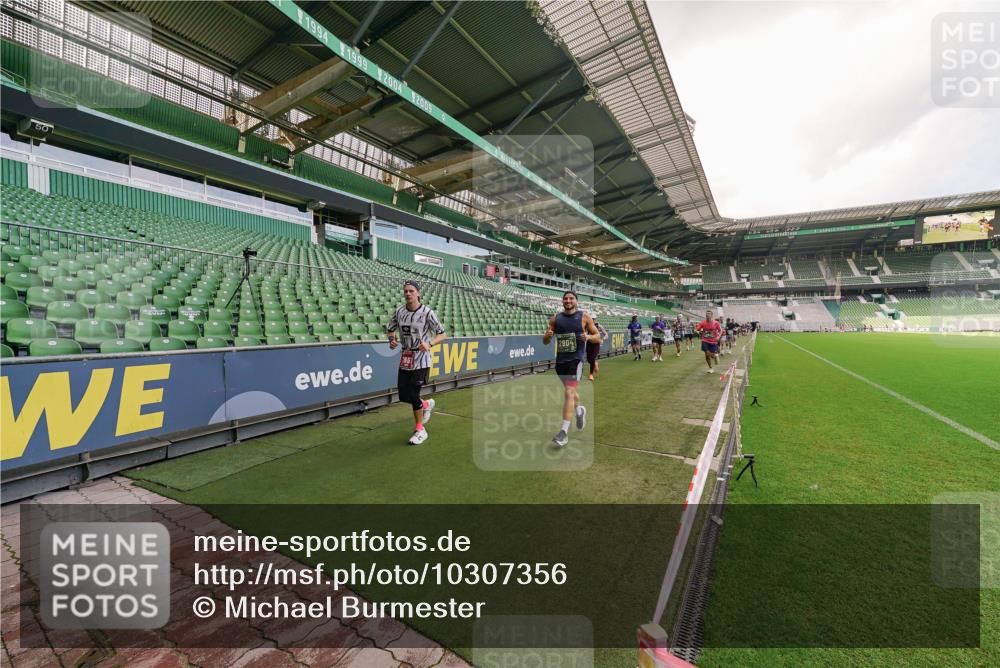 13.09.2026 - 21. swb-Marathon Bremen Michael Burmester http://msf.ph/oto/10307356 13.09.2026 13:01:32 Laufen im Stadion 135, 150, 242, 282, 318, 440, 531, 651, 687, 722, 930, 946, 1006, 1067, 1163, 1250, 1368, 1436, 1448, 1582, 1650, 1861, 1896, 1935, 1963, 2033, 2047, 2062, 2292, 2293, 2306, 2322, 2345, 2370, 2378, 2409, 2427, 2485, 2490, 2491, 2560, 2561, 2627, 2638, 2658, 2666, 2700, 2708, 2781, 2906, 2967, 2987, 3013, 3044, 3076, 3105, 3145, 3163, 3164, 3168, 3173, 3187, 3248, 3294, 3334, 3354, 3372, 3374, 3375, 3385, 3392, 3480, 3524, 3526, 3527, 3642, 3667, 3729, 3774, 3806, 3855, 3856 meine-sportfotos.de